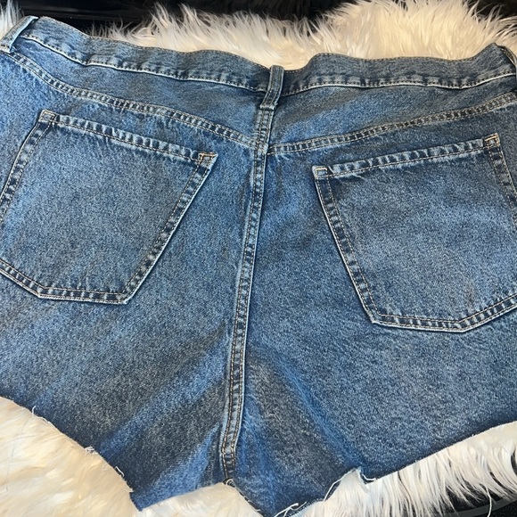 Old Navy nwt shorts - Picture 5 of 11
